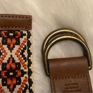 Women’s size L embroidered fashion belt. Beautiful Southwestern style